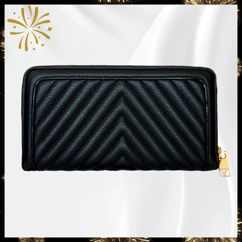 🆕 Victoria's Secret Black Quilted Zip Wallet Clutch